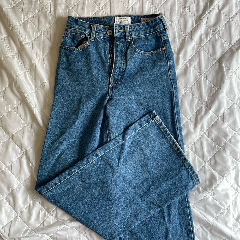 Size 2 cotton on jeans wide leg high rise fit.